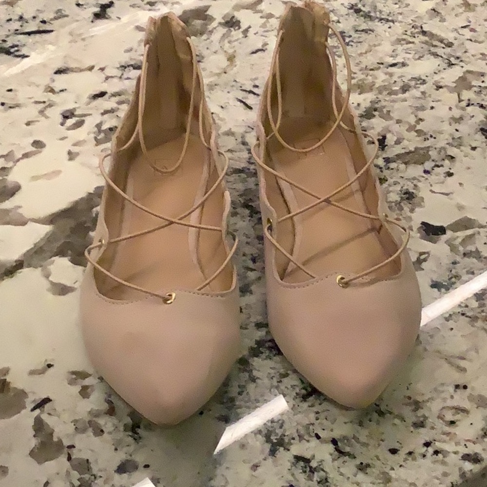 Elegant Beige Women's Flats